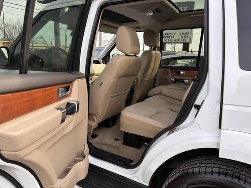 2015 Land Rover LR4 Base