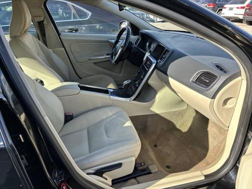 2013 Volvo S60 T5 Platinum