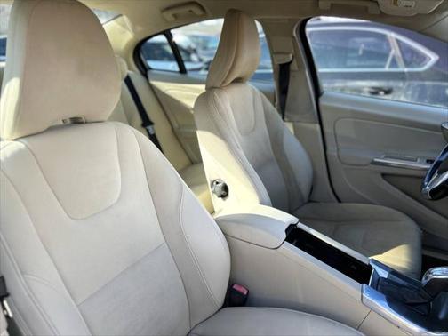 2013 Volvo S60 T5 Platinum