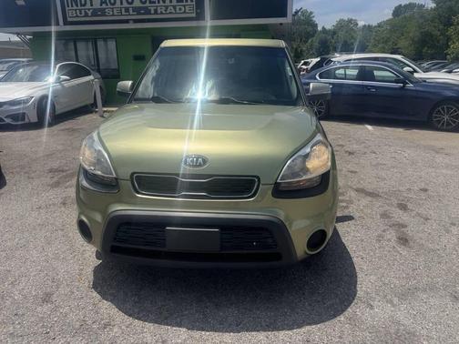 Alien Pearl Metallic 2013 Kia Soul +