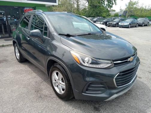 Gray 2017 Chevrolet Trax LT