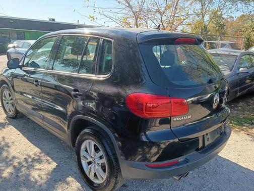 Deep Black Metallic 2013 Volkswagen Tiguan S