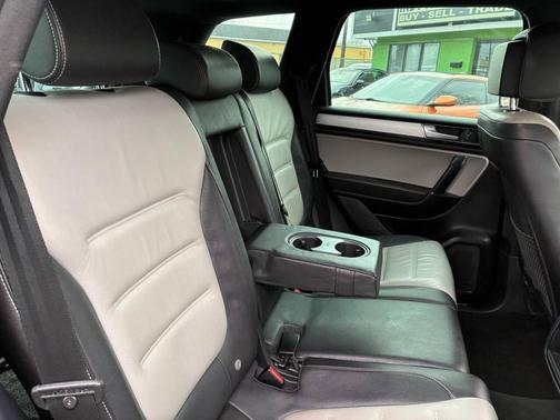 2017 Volkswagen Touareg V6 Wolfsburg Edition