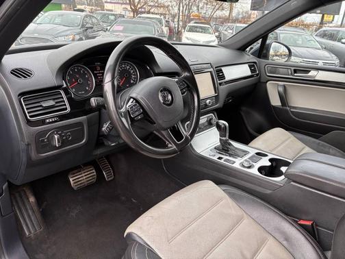 2017 Volkswagen Touareg V6 Wolfsburg Edition