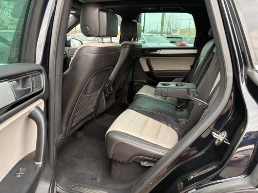 2017 Volkswagen Touareg V6 Wolfsburg Edition
