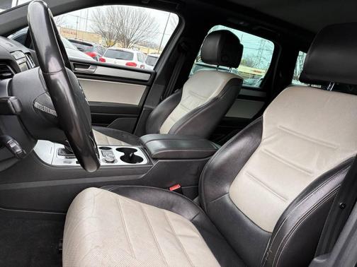 2017 Volkswagen Touareg V6 Wolfsburg Edition