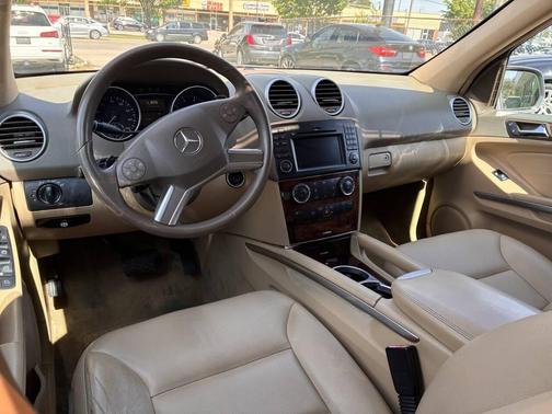 Champagne 2010 Mercedes-Benz M-Class 4MATIC