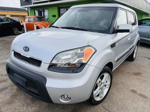2010 Kia Soul +