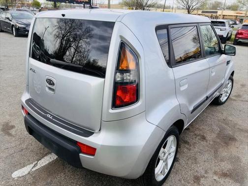 2010 Kia Soul +