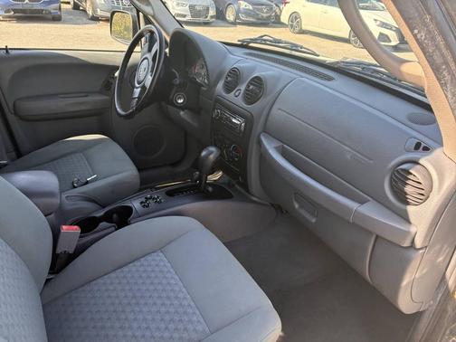 Black Clearcoat 2006 Jeep Liberty Sport
