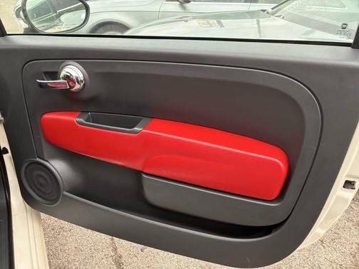 2012 FIAT 500 Lounge