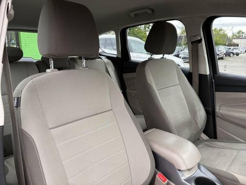 Ingot Silver Metallic 2014 Ford C-Max Hybrid SE