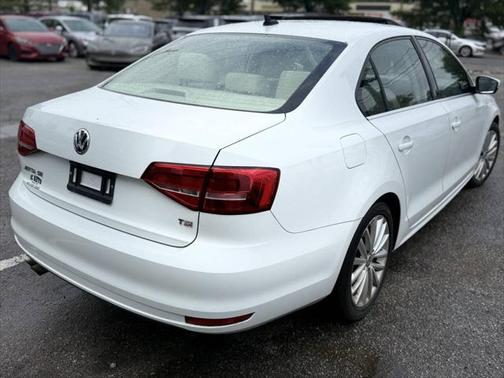 2015 Volkswagen Jetta Auto SE w/Connectivity/Navigation
