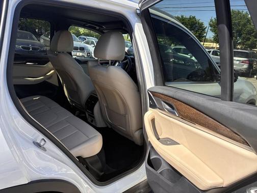 White 2018 BMW X3 xDrive30i