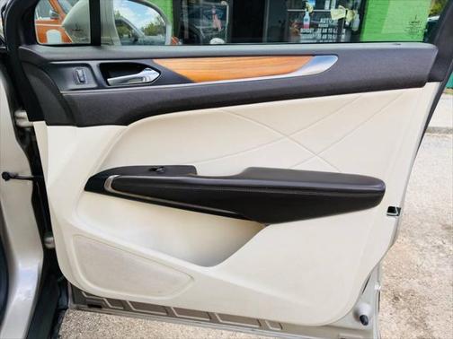 2015 Lincoln MKC Base