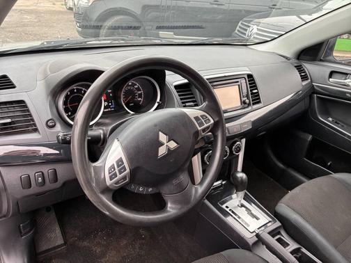 2017 Mitsubishi Lancer SE