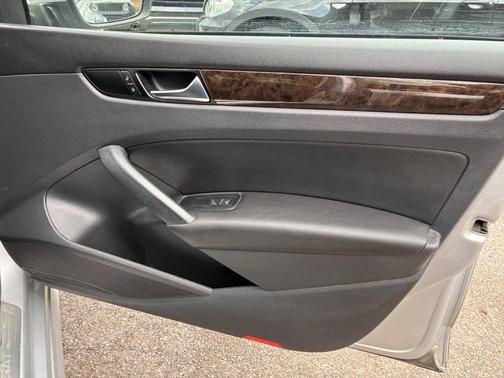 Silver 2014 Volkswagen Passat 2.0L TDI DSG SEL Premium