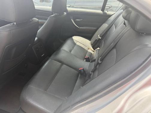 2006 BMW 325 325i 4dr Sedan