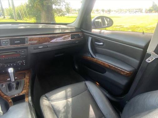 2006 BMW 325 325i 4dr Sedan
