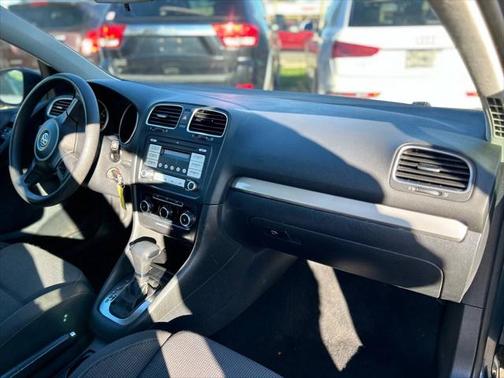 2010 Volkswagen Golf 4-Door