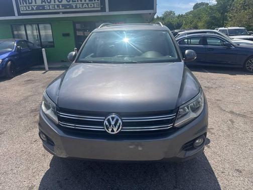 Charcoal 2015 Volkswagen Tiguan Auto SE w/Appearance