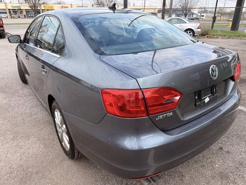 Platinum Gray Metallic 2014 Volkswagen Jetta Auto SE w/Connectivity