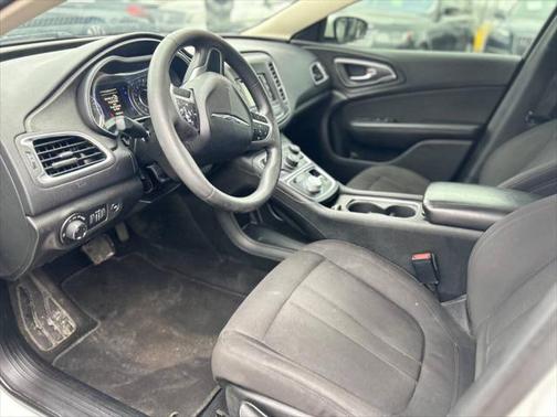 2015 Chrysler 200 LX