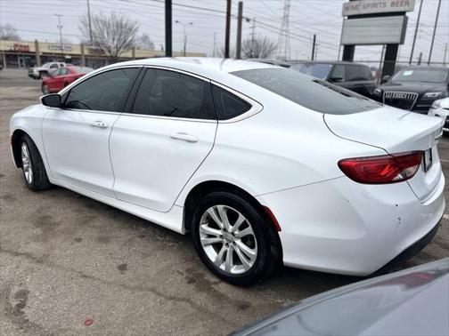 2015 Chrysler 200 LX