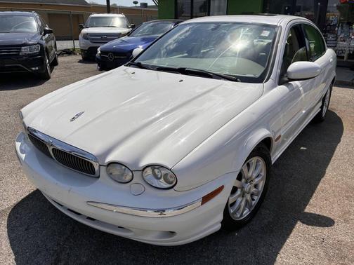 White Onyx 2002 Jaguar X-Type 2.5 AWD 4dr Sedan