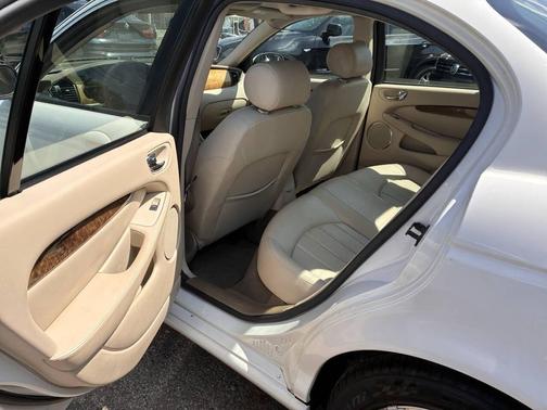 White Onyx 2002 Jaguar X-Type 2.5 AWD 4dr Sedan
