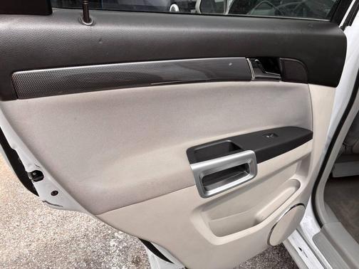 Polar White 2008 Saturn Vue XR