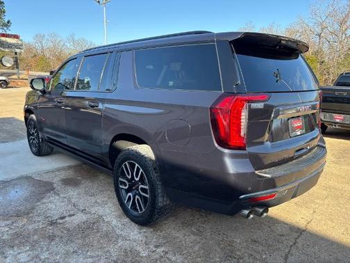 2023 GMC Yukon XL 4WD AT4