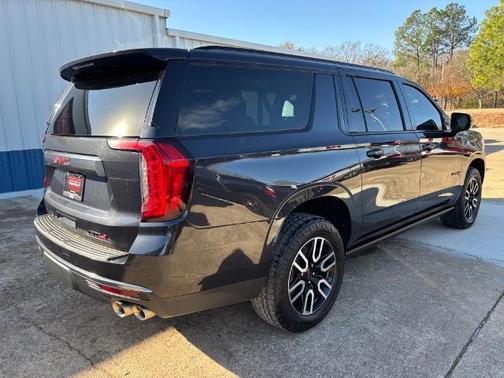 2023 GMC Yukon XL 4WD AT4