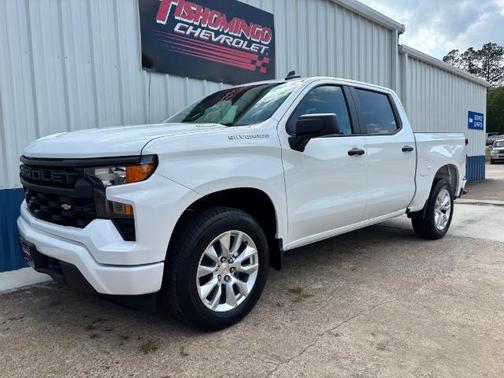 Summit White 2026 Chevrolet Silverado 1500 Custom
