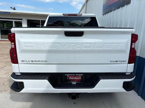 Summit White 2026 Chevrolet Silverado 1500 Custom