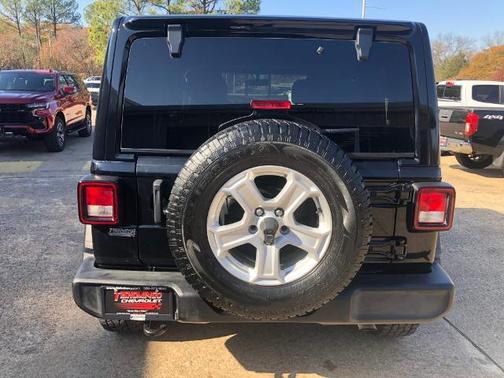 Black Clearcoat 2021 Jeep Wrangler Unlimited Sport