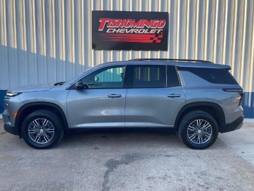 Sterling Gray Metallic 2026 Chevrolet Traverse LT
