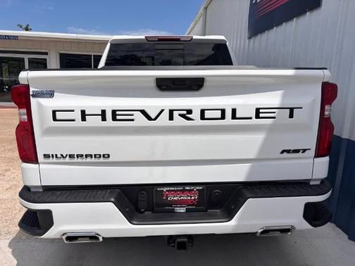 Summit White 2026 Chevrolet Silverado 1500 RST