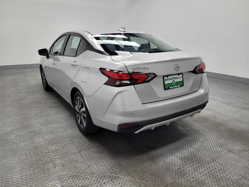 2021 Nissan Versa 1.6 SV