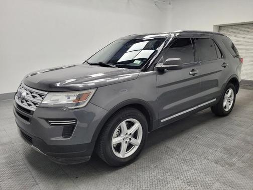 Magnetic Metallic 2019 Ford Explorer XLT
