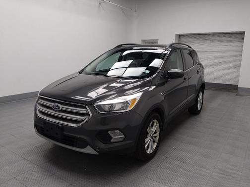 Magnetic Metallic 2018 Ford Escape SE