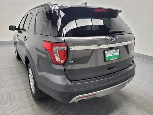 Gray 2016 Ford Explorer XLT