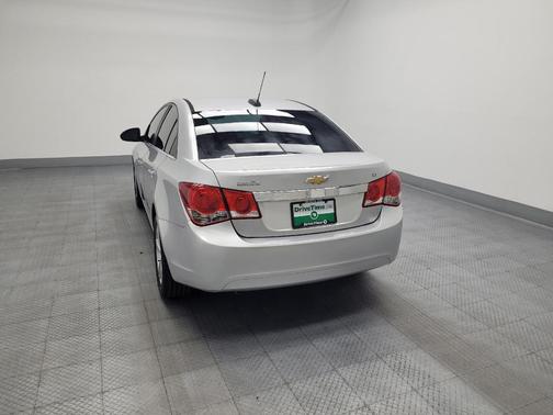 Silver Ice Metallic 2016 Chevrolet Cruze Limited 2LT