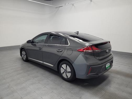 2022 Hyundai IONIQ Hybrid SE