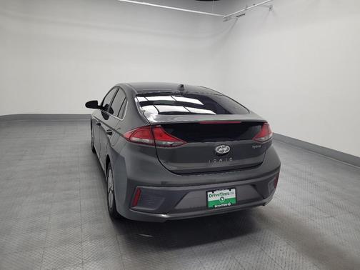2022 Hyundai IONIQ Hybrid SE