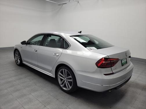 2017 Volkswagen Passat 1.8T R-Line w/Comfort