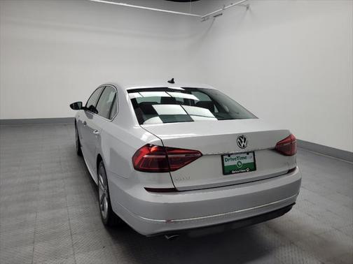 2017 Volkswagen Passat 1.8T R-Line w/Comfort