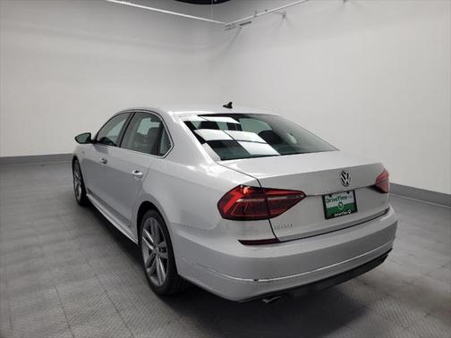 2017 Volkswagen Passat 1.8T R-Line w/Comfort