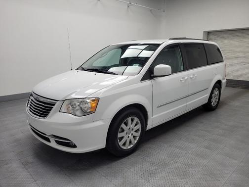 2015 Chrysler Town & Country Touring