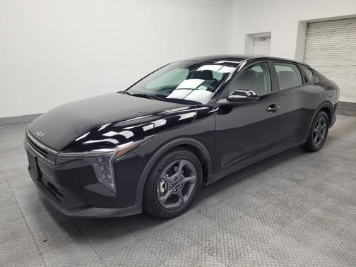 Aurora Black Pearl 2025 Kia K4 LXS